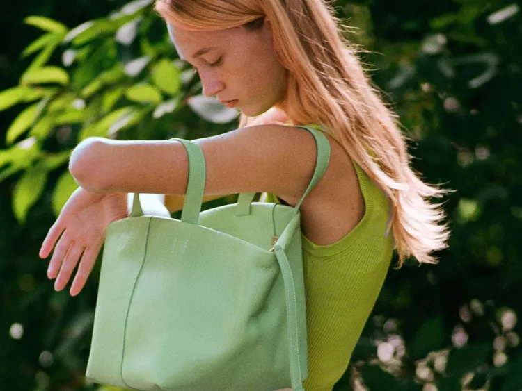 10 Summer Handbag Trends to Carry Through Your Warm-Weather Adventures