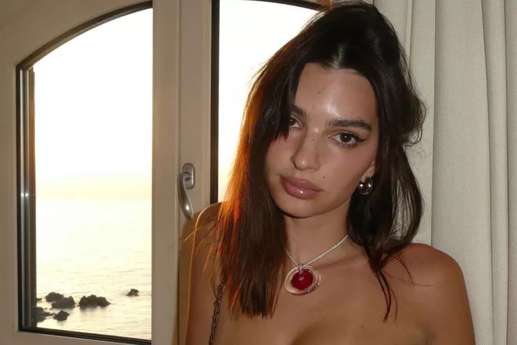 Emily Ratajkowski Uses This Snail Mucin Serum for Glowy Skin, and It’s Just $10 RN